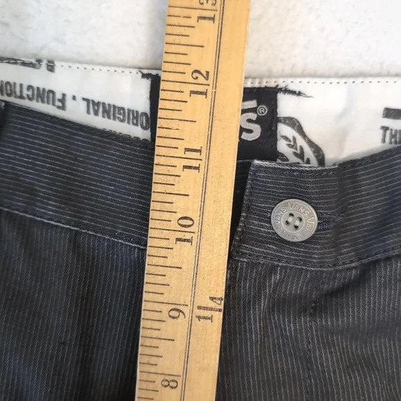 NEW VANS Black Lightweight OFF THE WALL Casual Skate Surf Shorts Kids 18 30"x11 - Picture 4 of 8